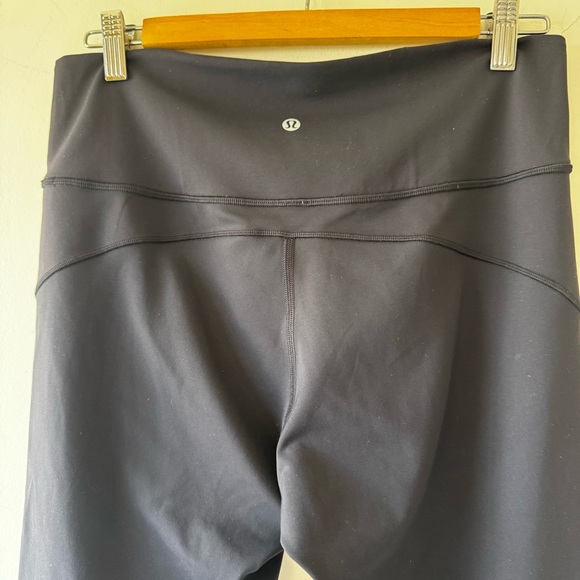 Lululemon in movement tights 25” black - Picture 6 of 7